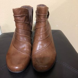 Cobb hill boots